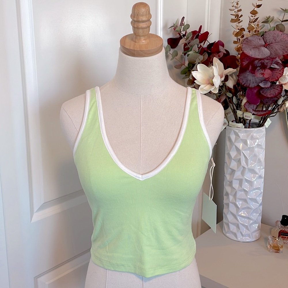 ALL THE WAYS | Ribbed Crop Top | Size Medium